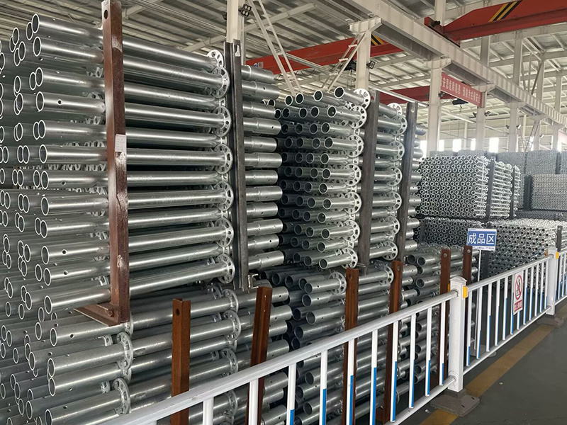 Scaffolding vertical beam