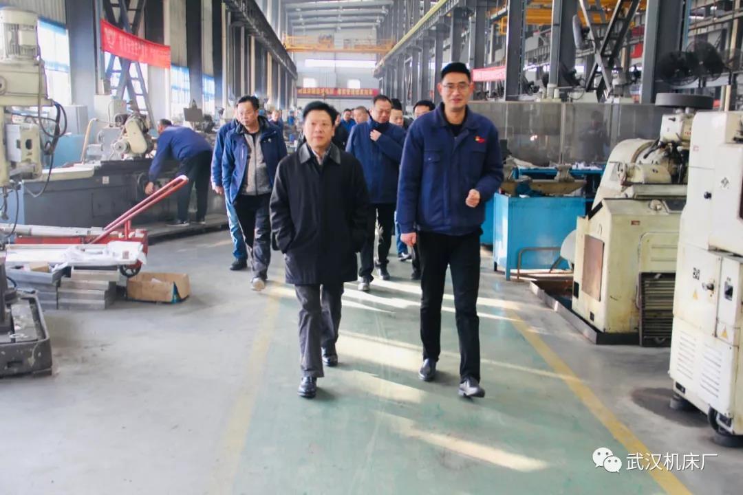 解放思想 堅定信心 抓住機遇 把企業(yè)做優(yōu)做精做強