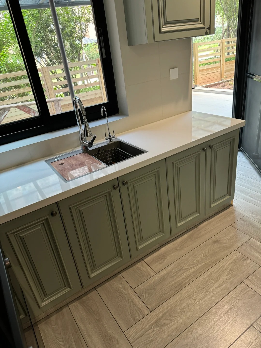 white countertop kitchen cabinet(1746687540581).jpg