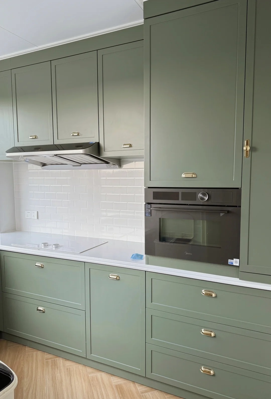 green kitchen(1746687372960).jpg