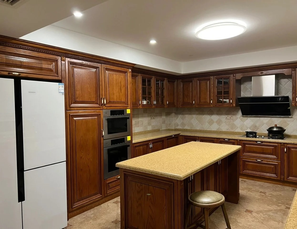 wooden kitchen cabinet quartz top(1746687490171).jpg