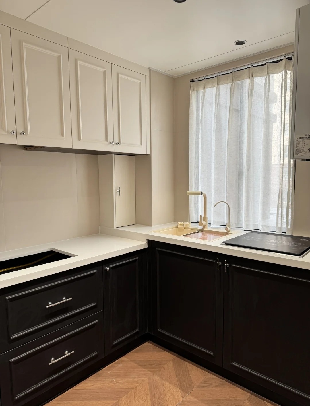 kitchen cabinet french style(1746687528829).jpg
