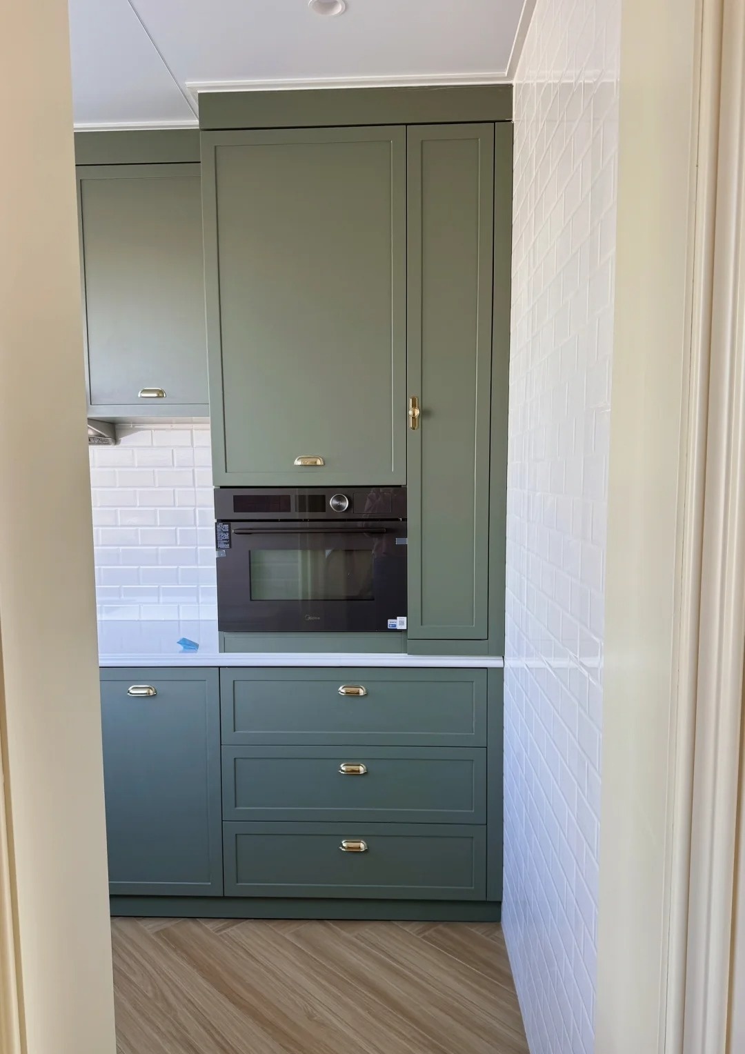 green kitchen cabinet wood(1746687372358).jpg