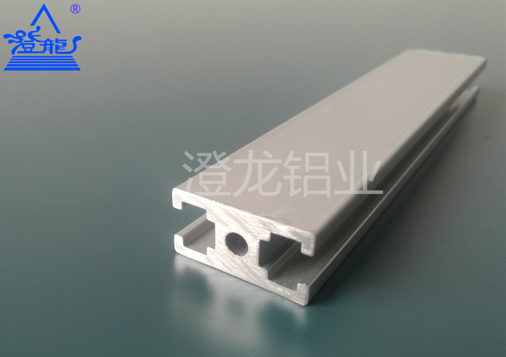 龙鑫铝业浅谈如何处理工业铝型材端头发白