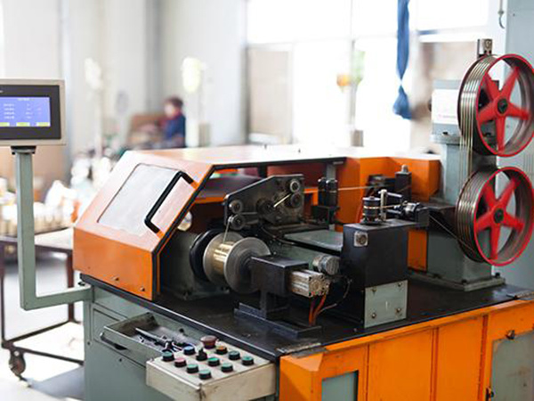 Wire stranding machine