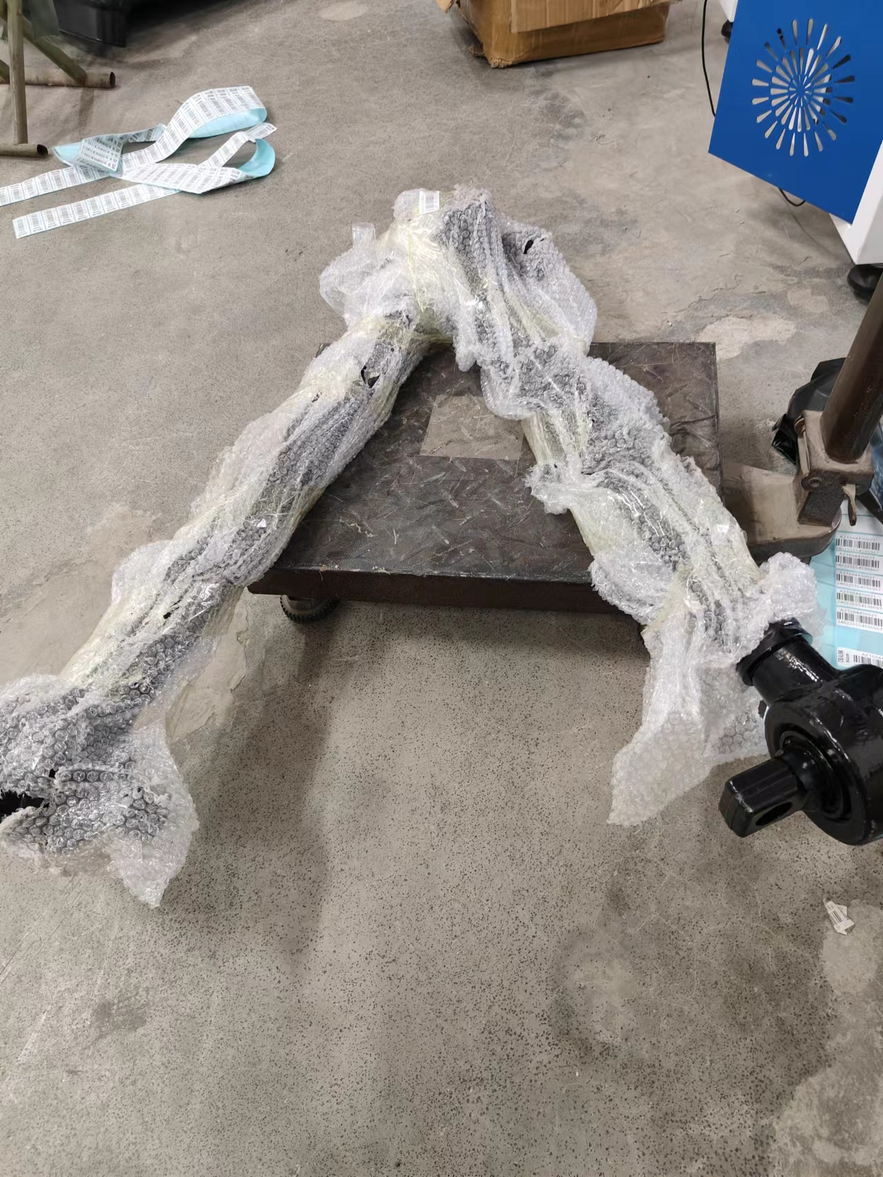 2919015-242 (KRT) Liberation V-shaped thrust rod assembly