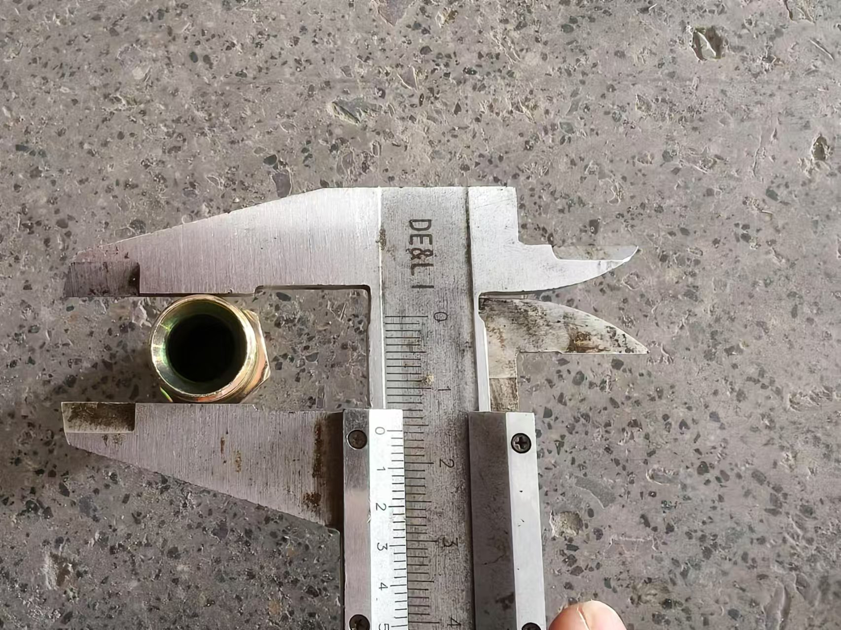 Reducer Joint External Thread 16 to 18