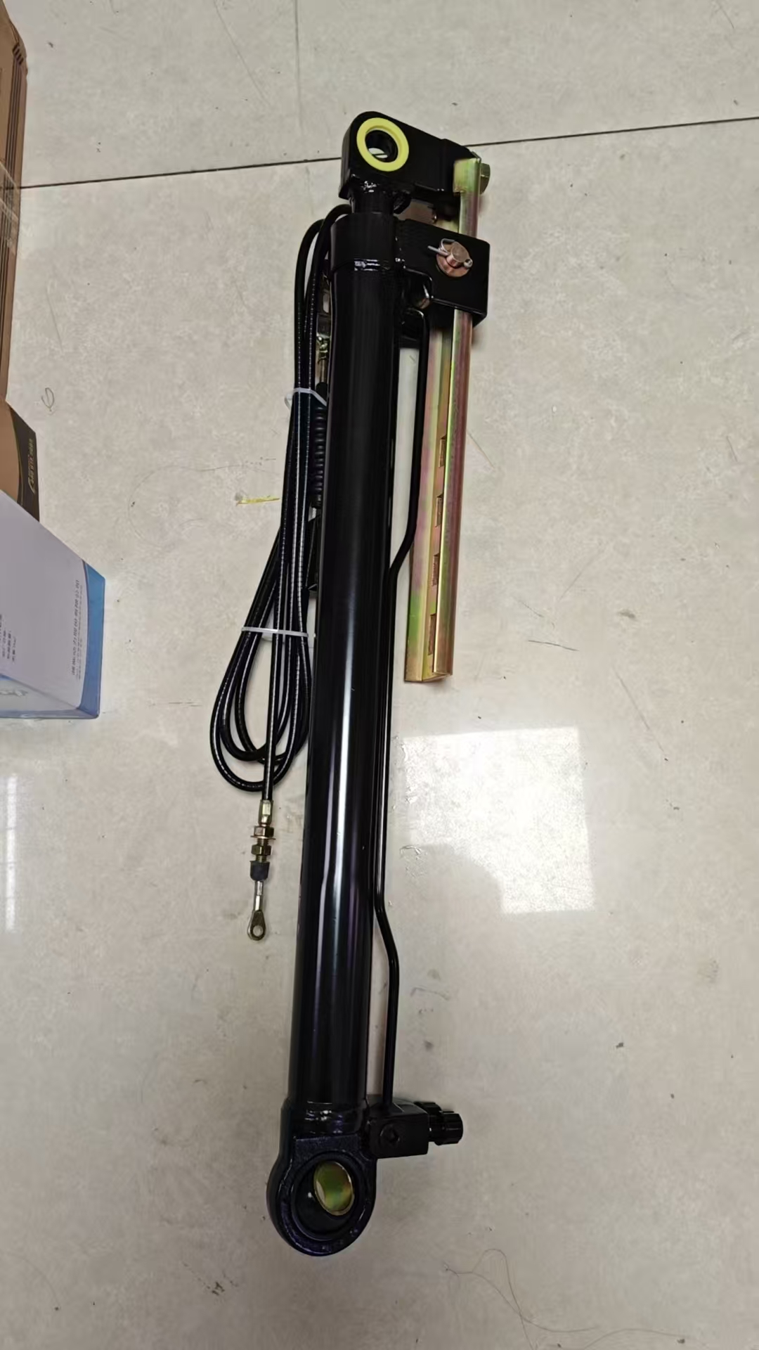 5001120-D897 Cab Lifting Cylinder Liberation