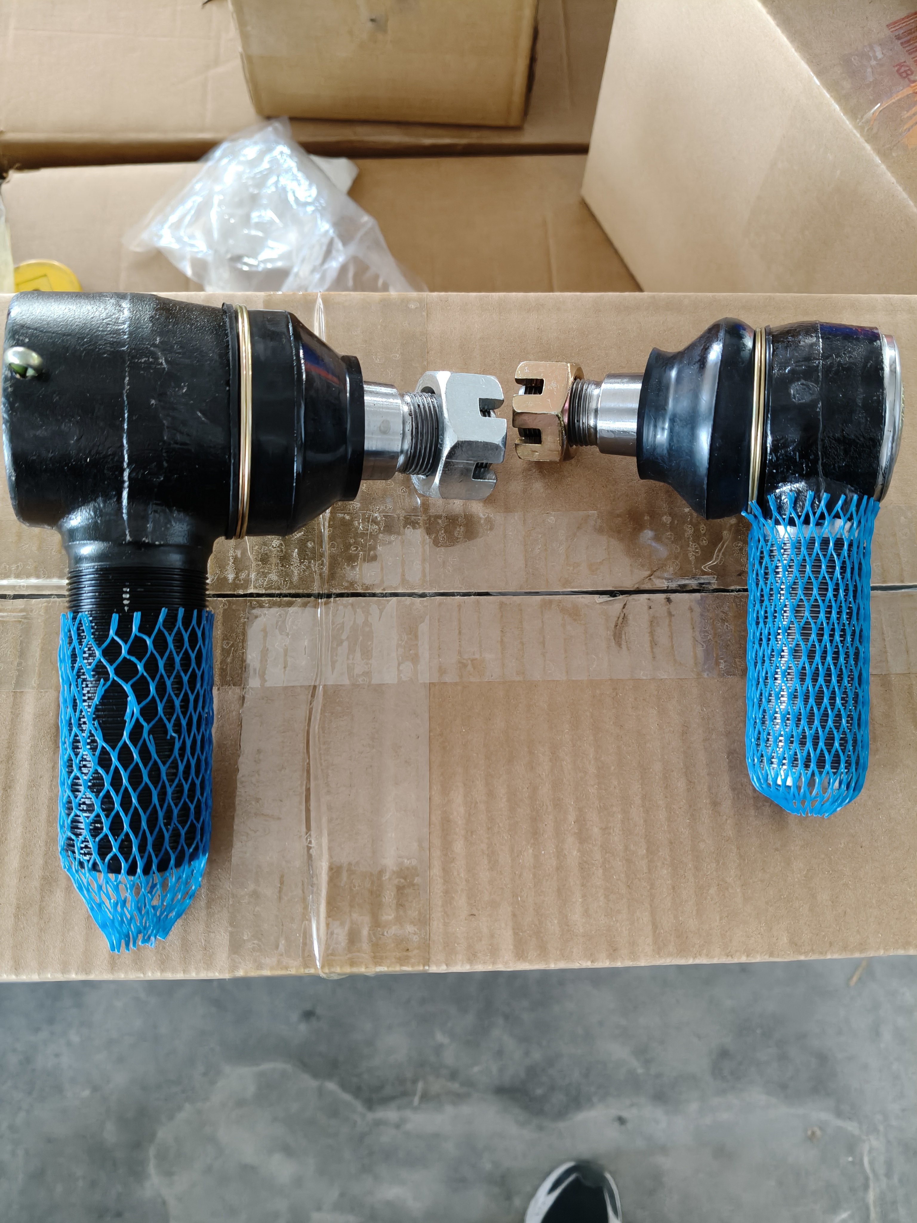 Steering Tie Rod Ball Joint (Large Ball Joint) / Small Ball Joint

The small ball joint is for the right side of Steyr (one large and one small set)