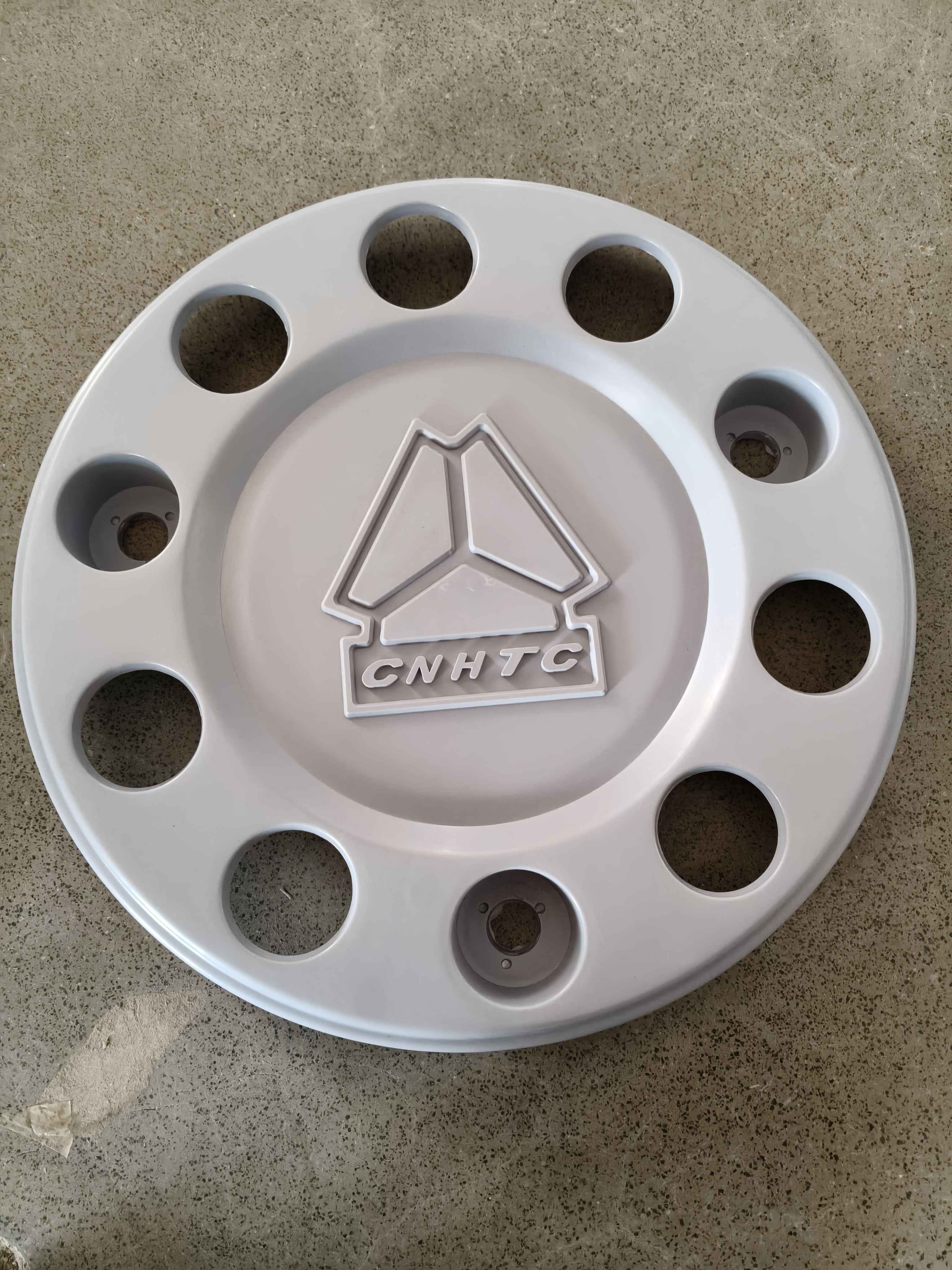 Front wheel cover assembly plastic