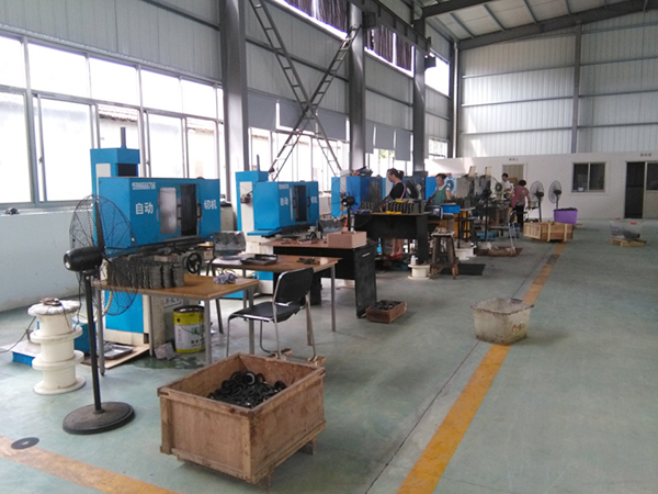 C-shaped iron core cutting workshop C-shaped iron core cutting workshop