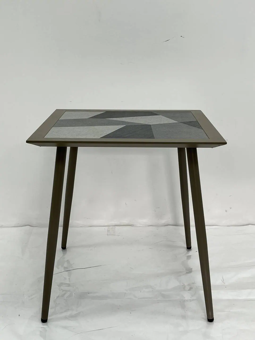Tile table