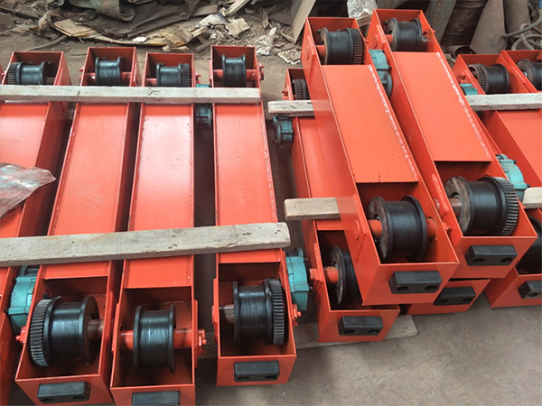 What is the Structural Principle of Traveling Crane End-beam Motion