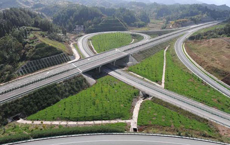 山东省岚山至罗庄公路