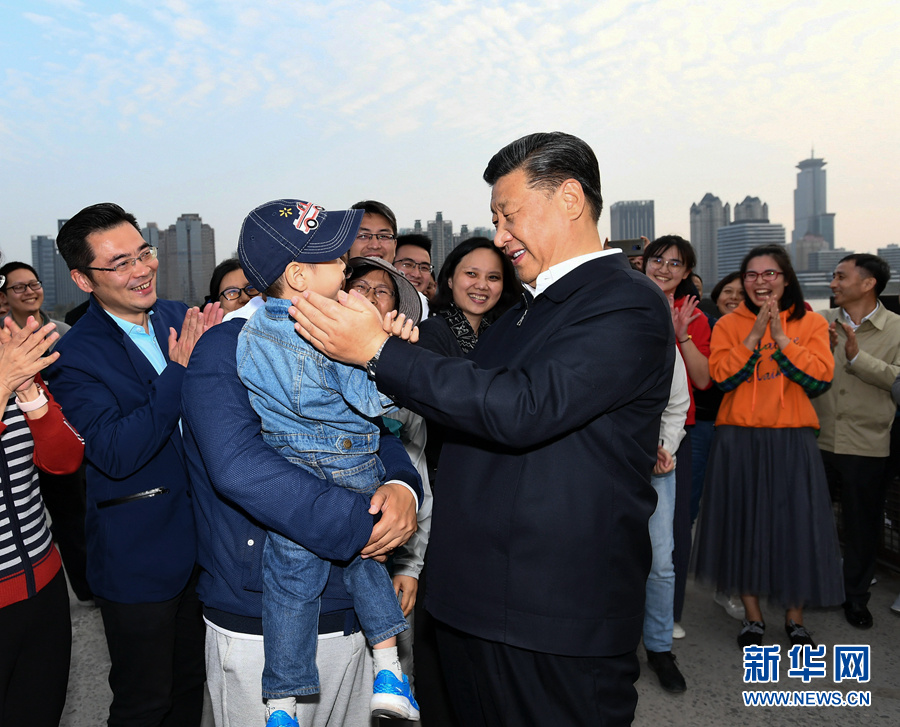 習(xí)近平在上?？疾? title=