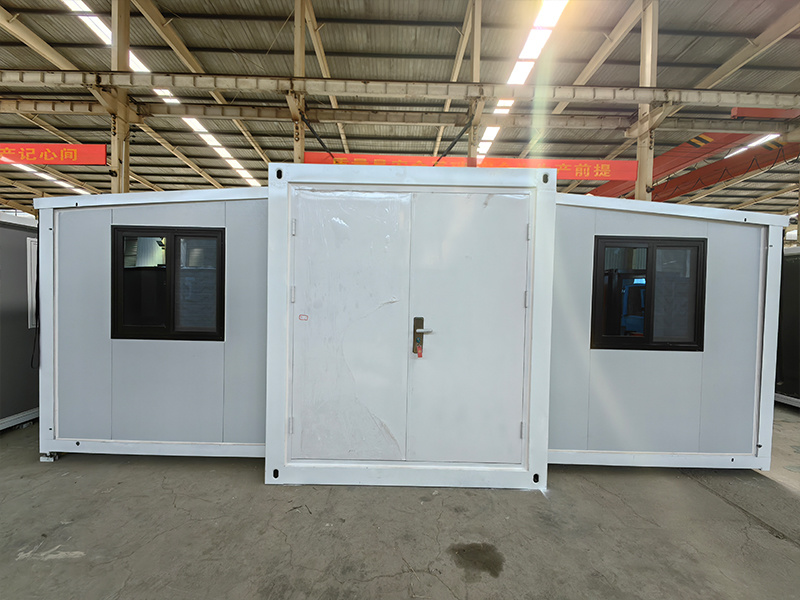 Double-wing Expandable Room