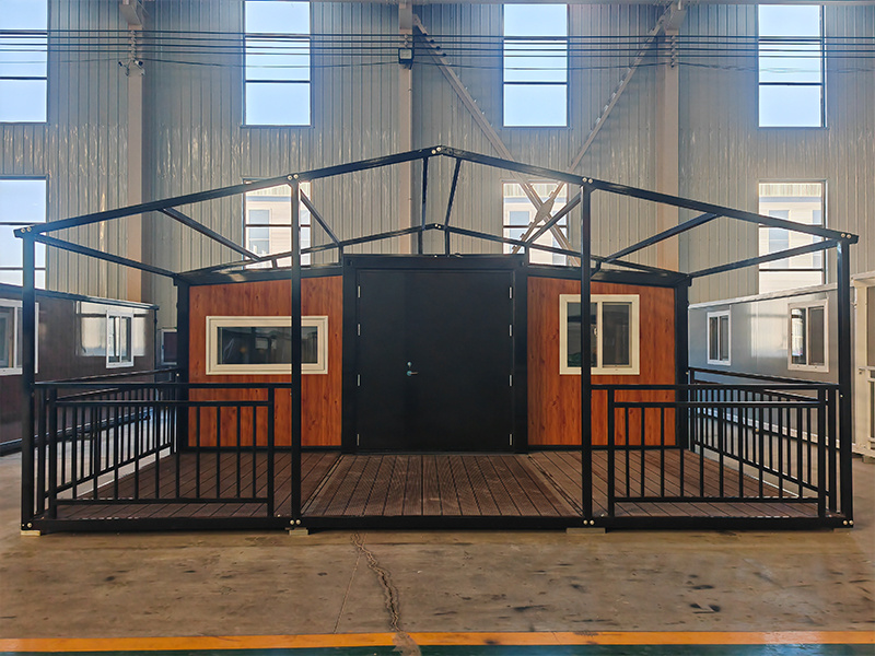 Double-wing expansion room