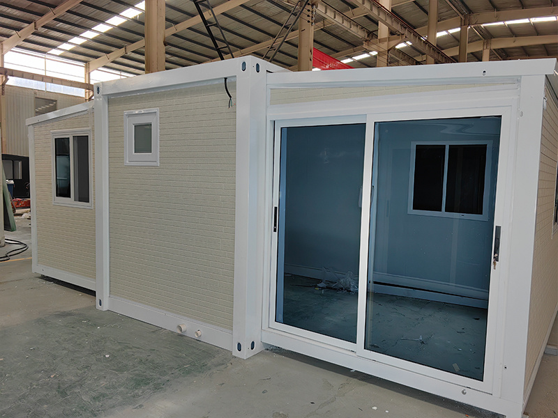 Double-wing Expandable Room