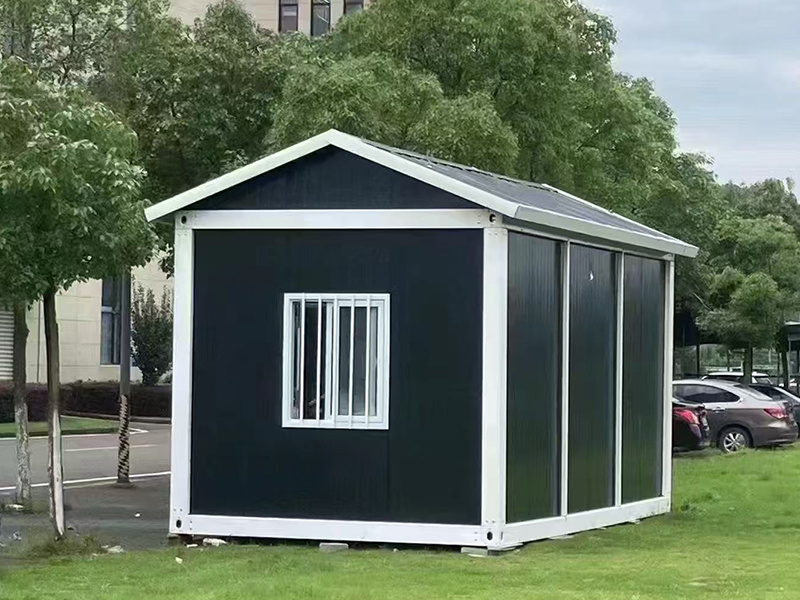 Fast-paced box room