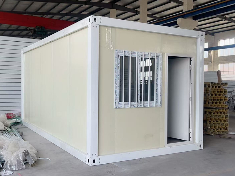 Fast-paced box room