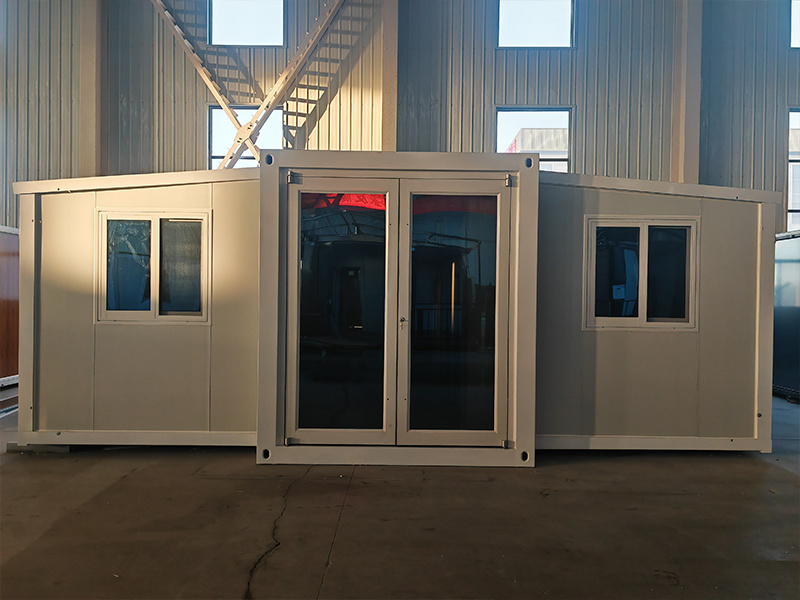 Double-wing Expandable Room