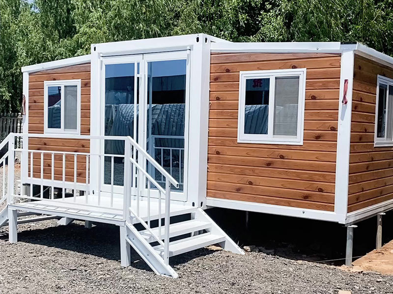Customizable expandable container house