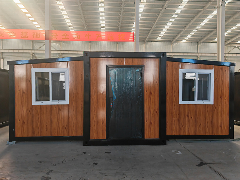 Double-Wing Expandable Room