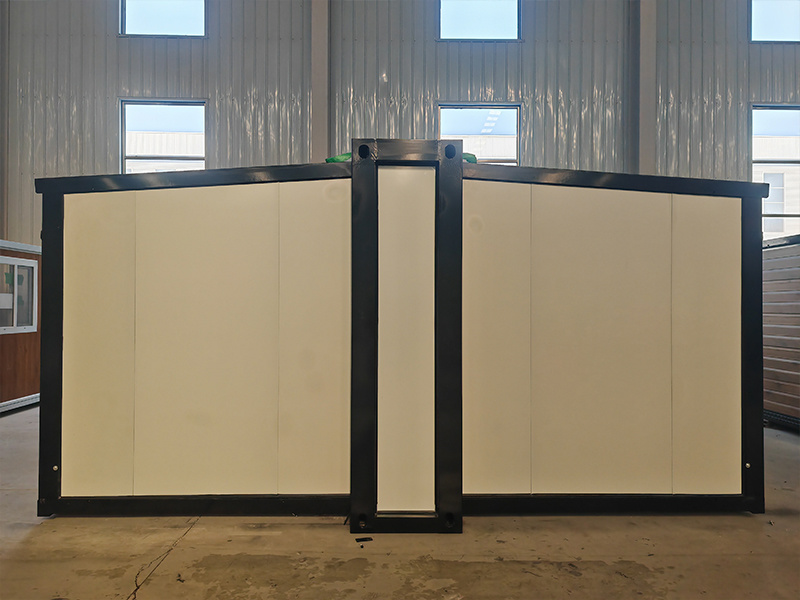 Double-Wing Extendable Room