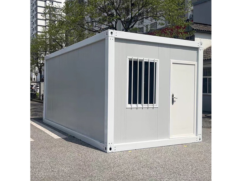 Fast-paced box room
