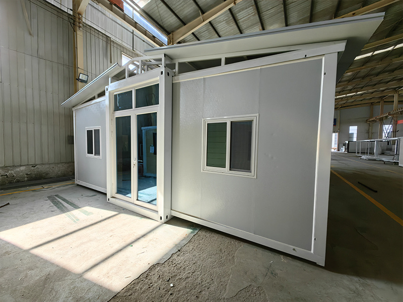 Double-Wing Expansion Room