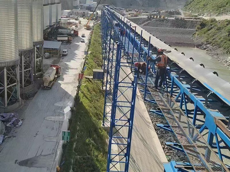 La evolución de los sistemas de transportadores industriales
