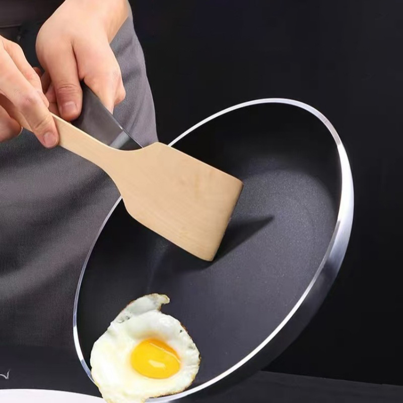 Non-stick pan with a saucepan