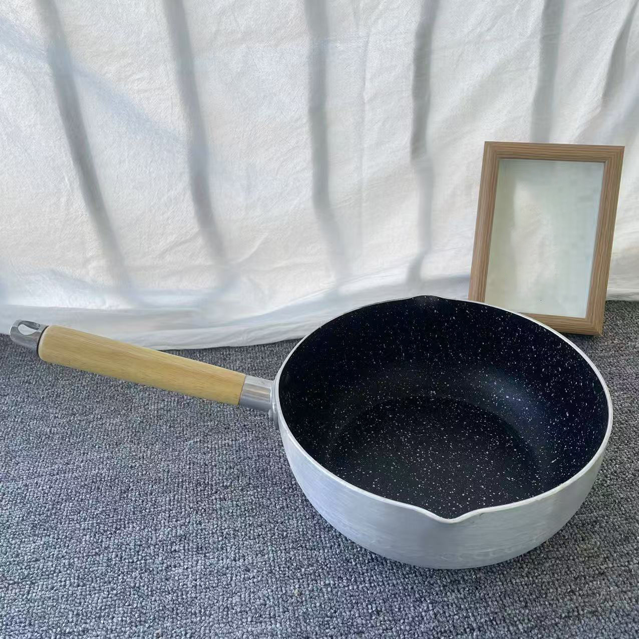 Japanese-style maifan stone double-bottomed snow pan