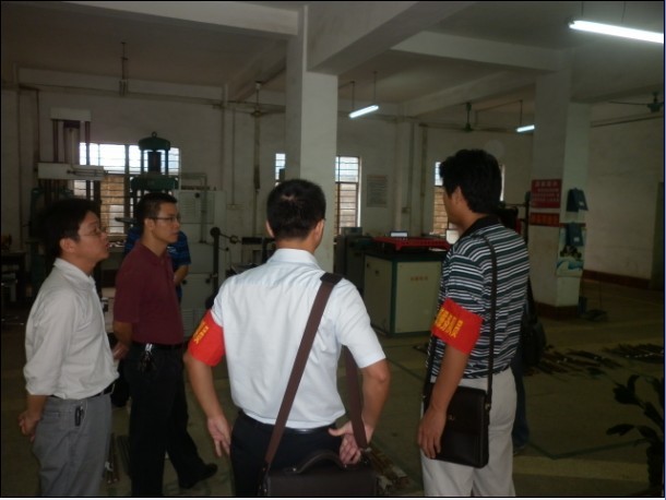 2012市建管处党员先锋服务队到公司考察