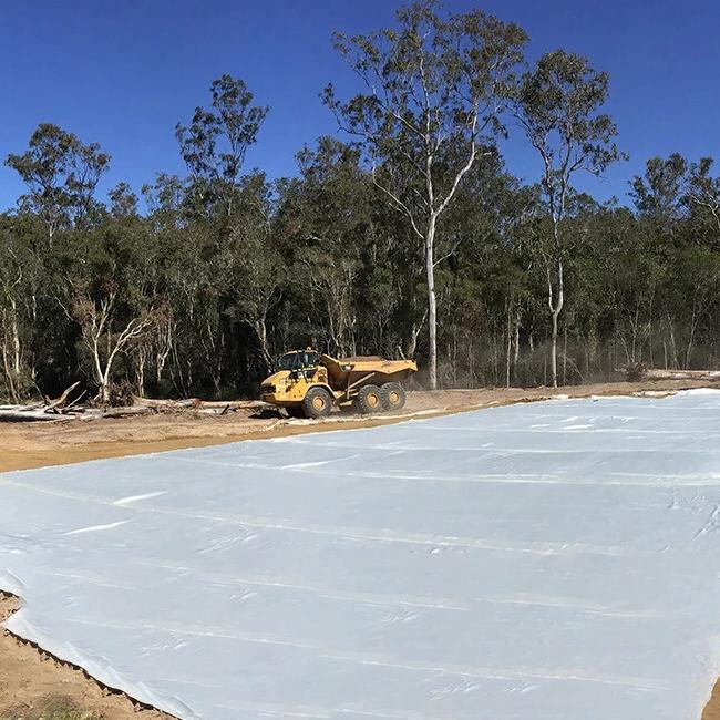 Plastic flat fiber woven geotextile