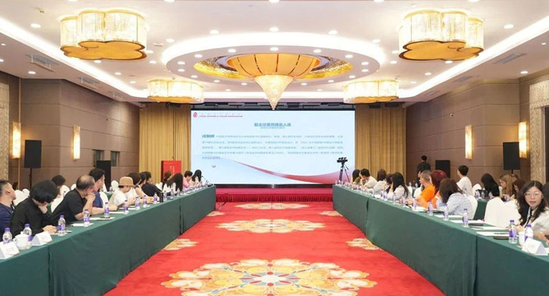 大信家居创始人庞学元当选中国传统色彩研究专委会副主任