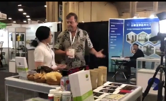 Reporter of Total Health Magazine interview Biosan's president Xingli Wang  on Supplyside west 2019~2