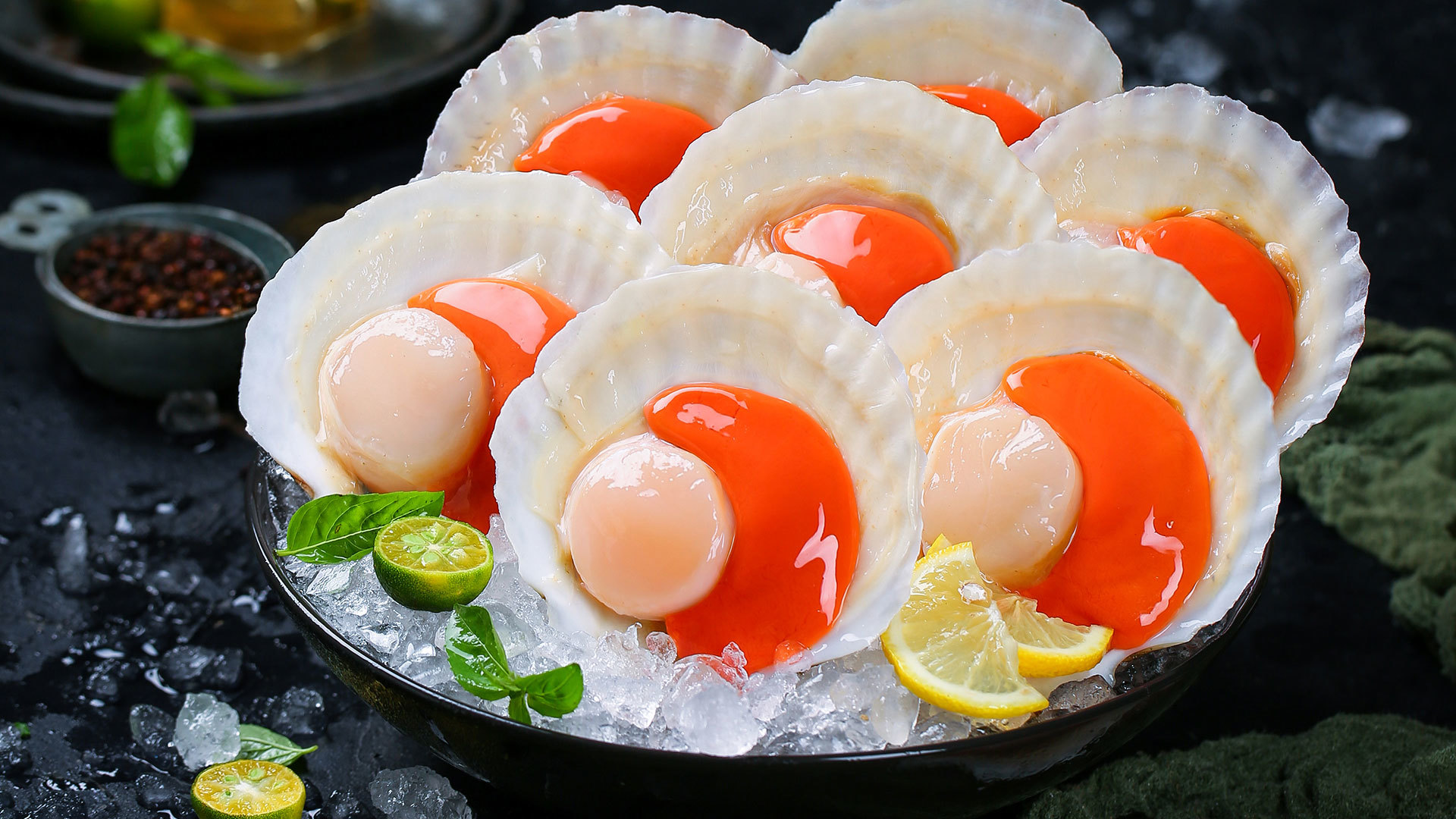 半壳虾夷贝