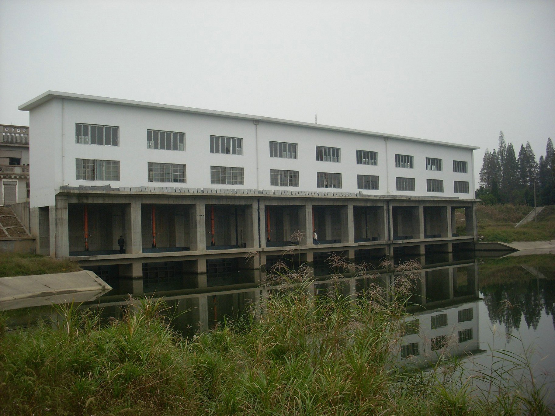 湖北排湖泵站液压启闭机