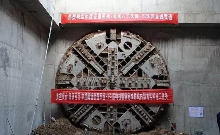 力地液压铸“军魂”