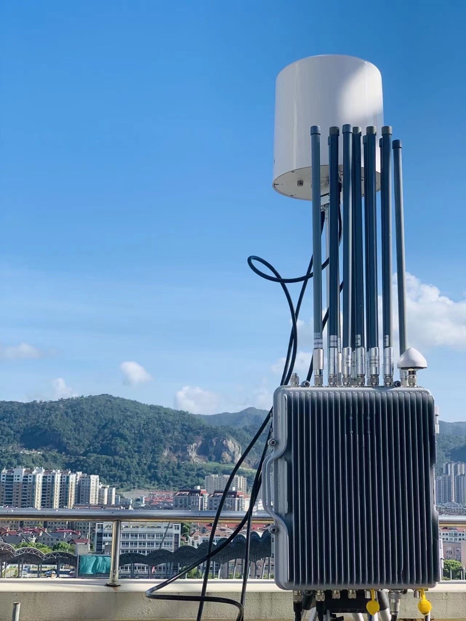 Stationary drone detection and jamming all in one device