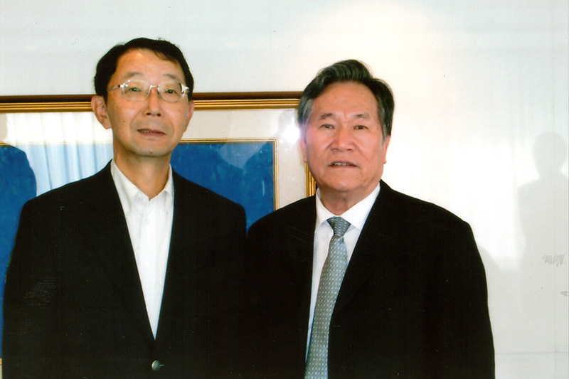 General Manager Fang and JFE Steel executives in a group photo General Manager Fang and JFE Steel executives in a group photo