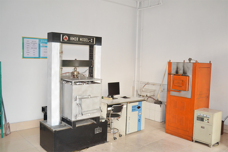 High-temperature flexural strength tester