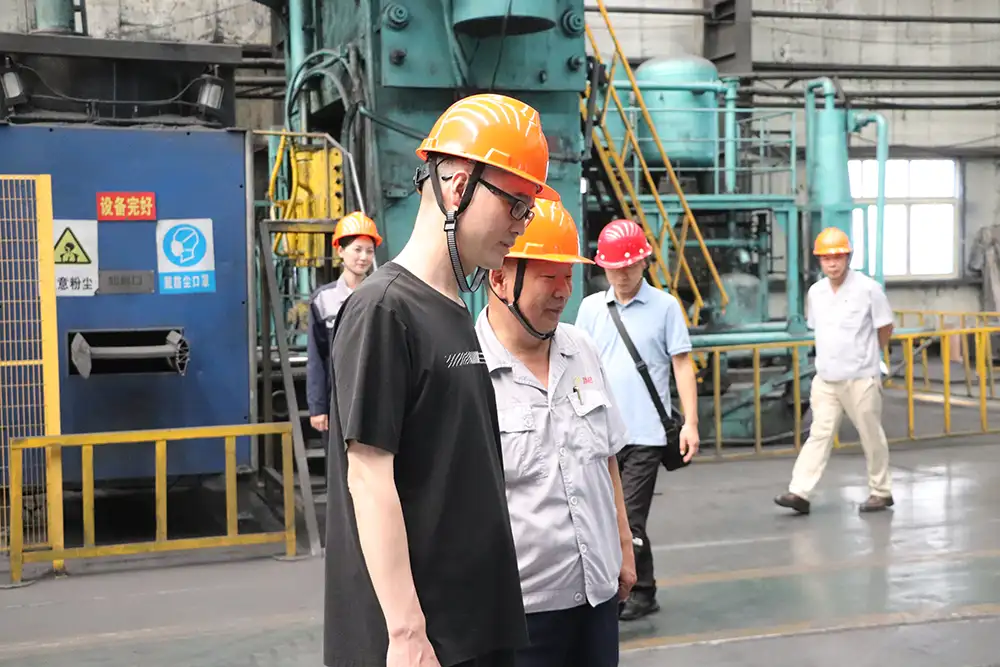 Warmly welcome the leaders of China Second Heavy Machinery Group for their inspection and guidance!