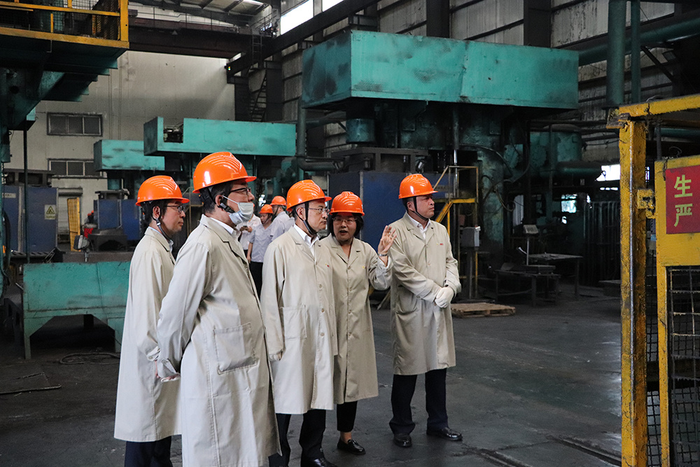 Working hand in hand to create brilliance! Warmly welcome President Tsubouchi to the company