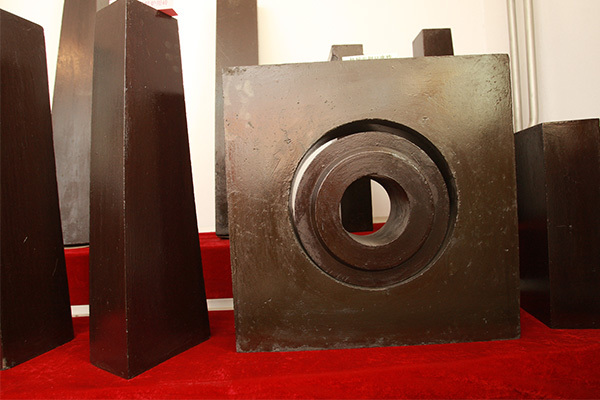 Converter steel tapping nozzle brick