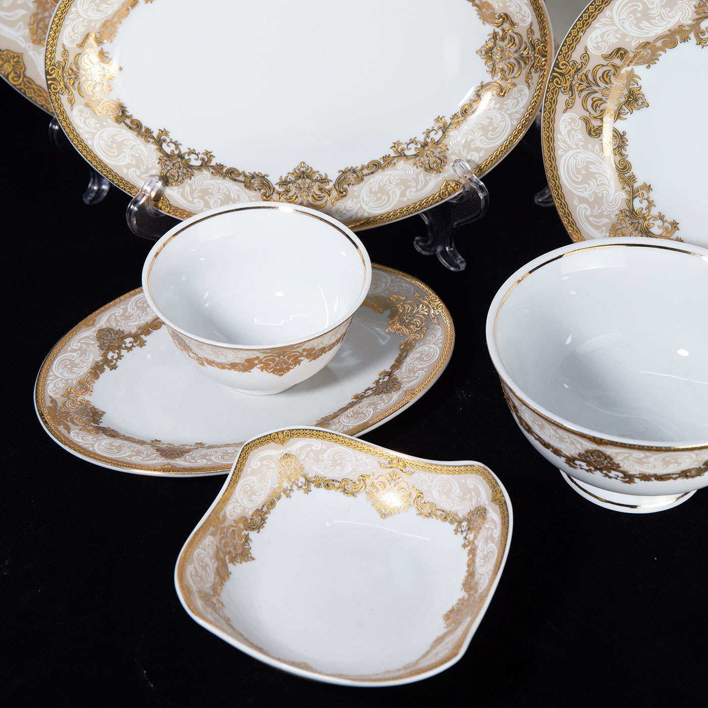 Luxurious Porcelain Dishware