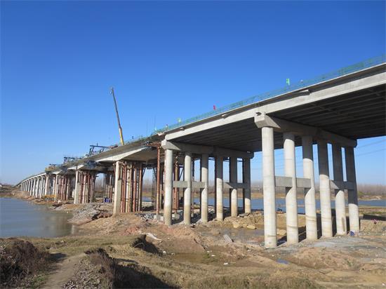 武漢市新洲區(qū)舉水河特大橋