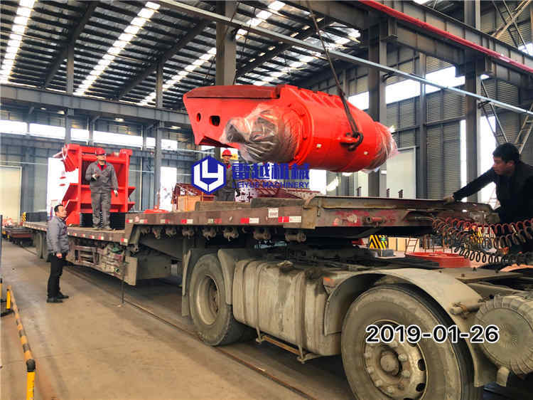 Delivery PE900X1200 Jaw crusher