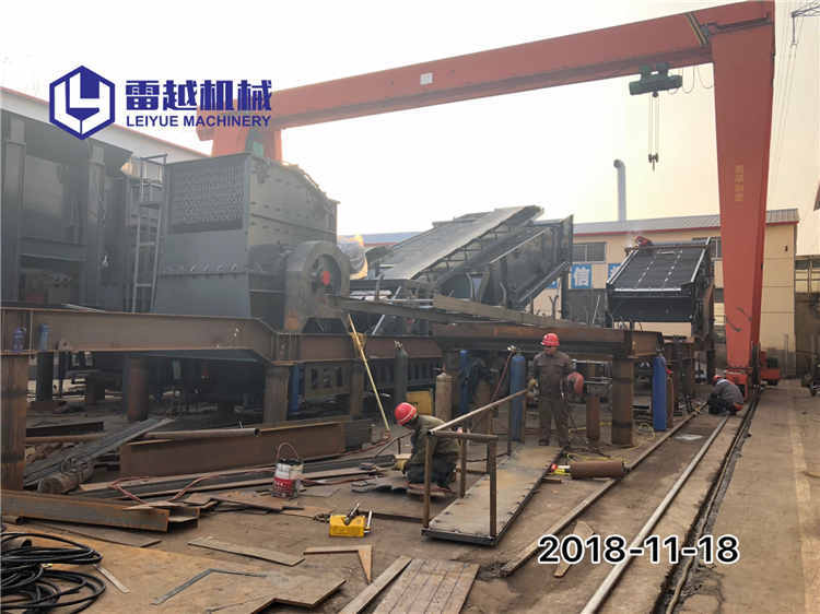 Mobile impact crusher